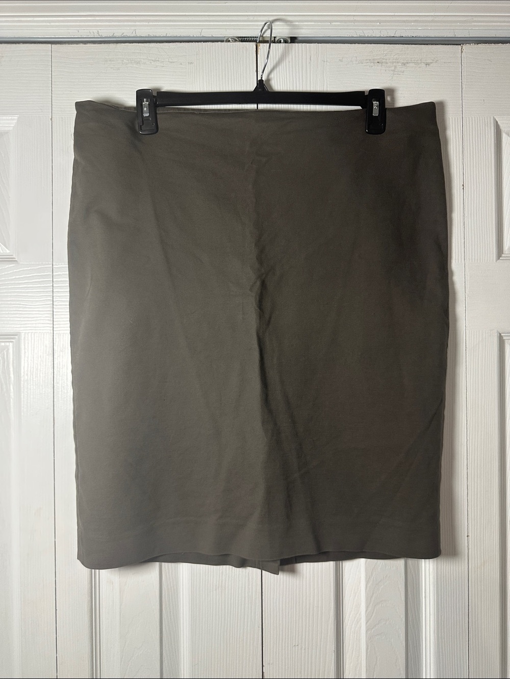 Isaac Mizrahi Dark Olive Green Pencil Skirt, size 18